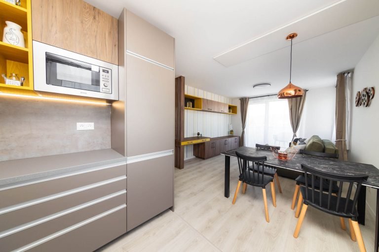 Apartmentsholding.sk | Prenájom zariadeného bytu RNDZ Rača